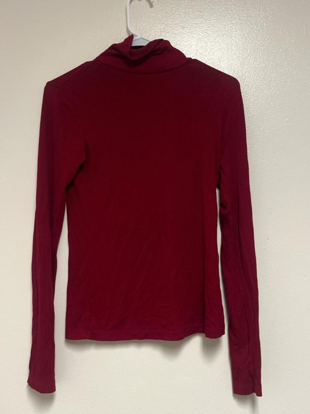 Forever 21 Burgundy Red Long-Sleeve Turtleneck Top Size S